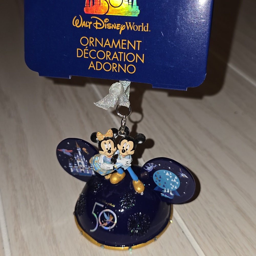 NWT WALT DISNEY WORLD 50TH ANNIVERSARY MICKEY & MINNIE LIGHT UP EAR ORNAMENT